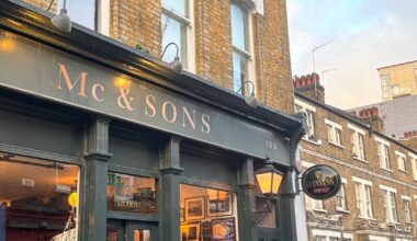 Continuing with my tradition to go to Irish pub while abroad