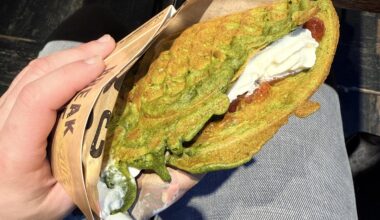 Behold the matcha vaffel!