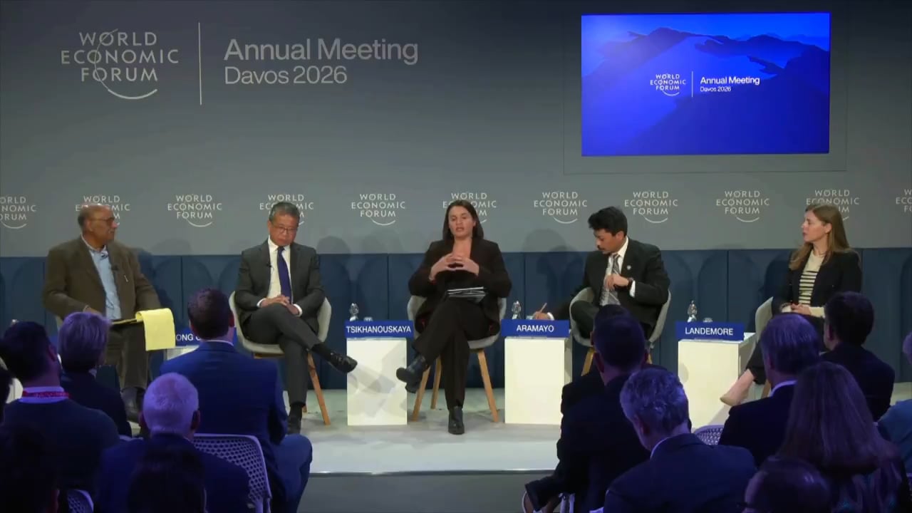 Speaking at the “Is Democracy in Trouble?” panel in Davos, the Belarusian President-elect Sviatlana Tsihanouskaya noted that Lukashenka’s Belarus has the attributes of a democratic state – parliament, courts, media – but they do not serve the people. They serve the dictator.