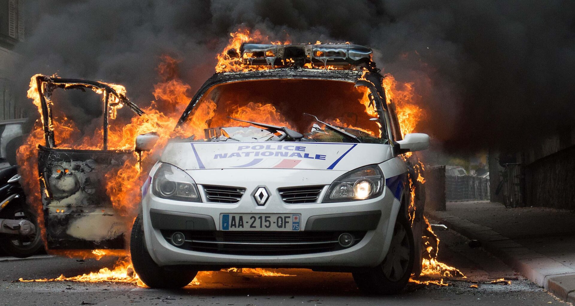 Les policiers invitent les Français à manifester avec eux samedi: "C'est un appel à l'aide"