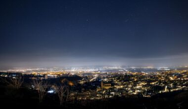 Panorámica de Granada bajo las estrellas