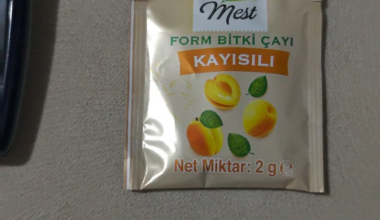 Üzerinde kocaman KAYISILI yazan poşet çayın kayısı miktarı 0,01 gram