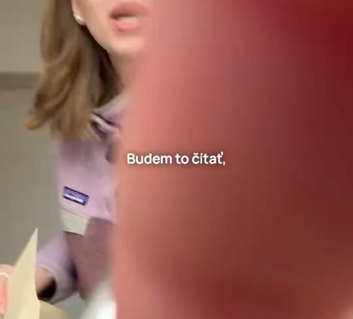 Prečo sa čítanie z papiera v politike tak stigmatizuje?