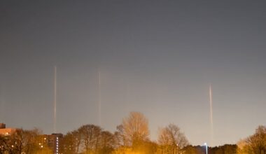 Veidrad "jooned" taevas, kas keegi teab millega tegu?