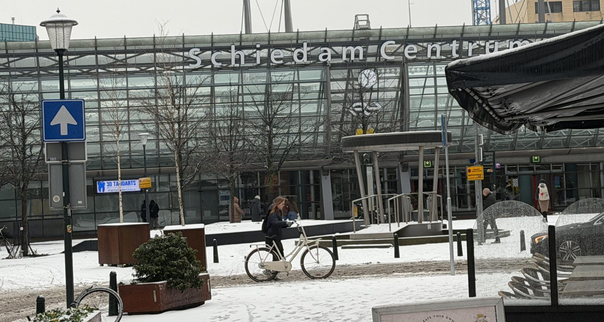 Snow & bike . True Netherlands