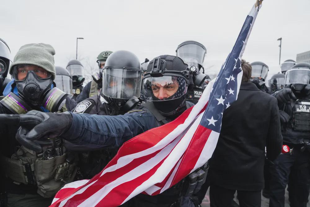La Casa Bianca pubblica una foto modificata di una delle vittime degli arresti dell'Ice: "Applicazione della legge e meme continueranno"