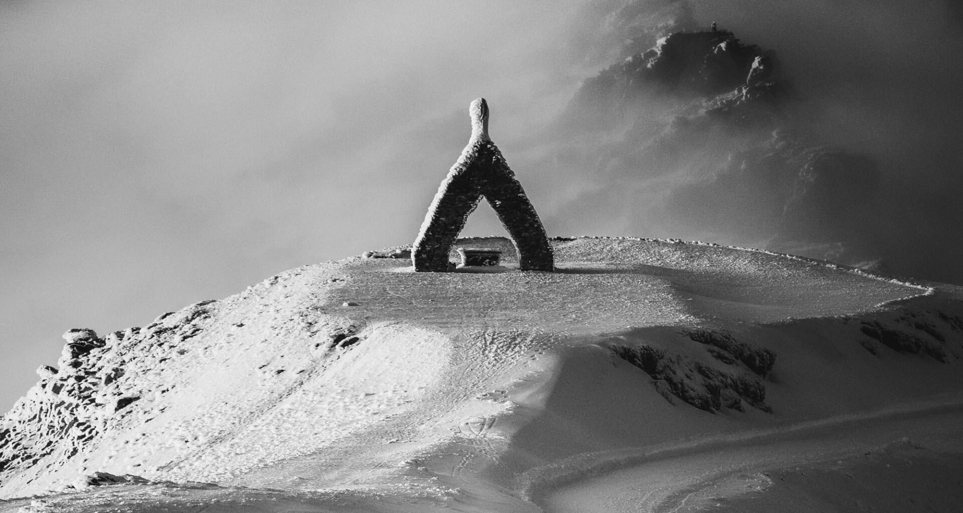 Snow refuge in the Sierra Nevada [OC]