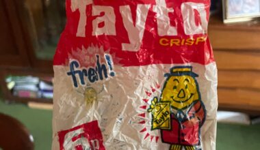 Old Tayto and Konks & Robbers