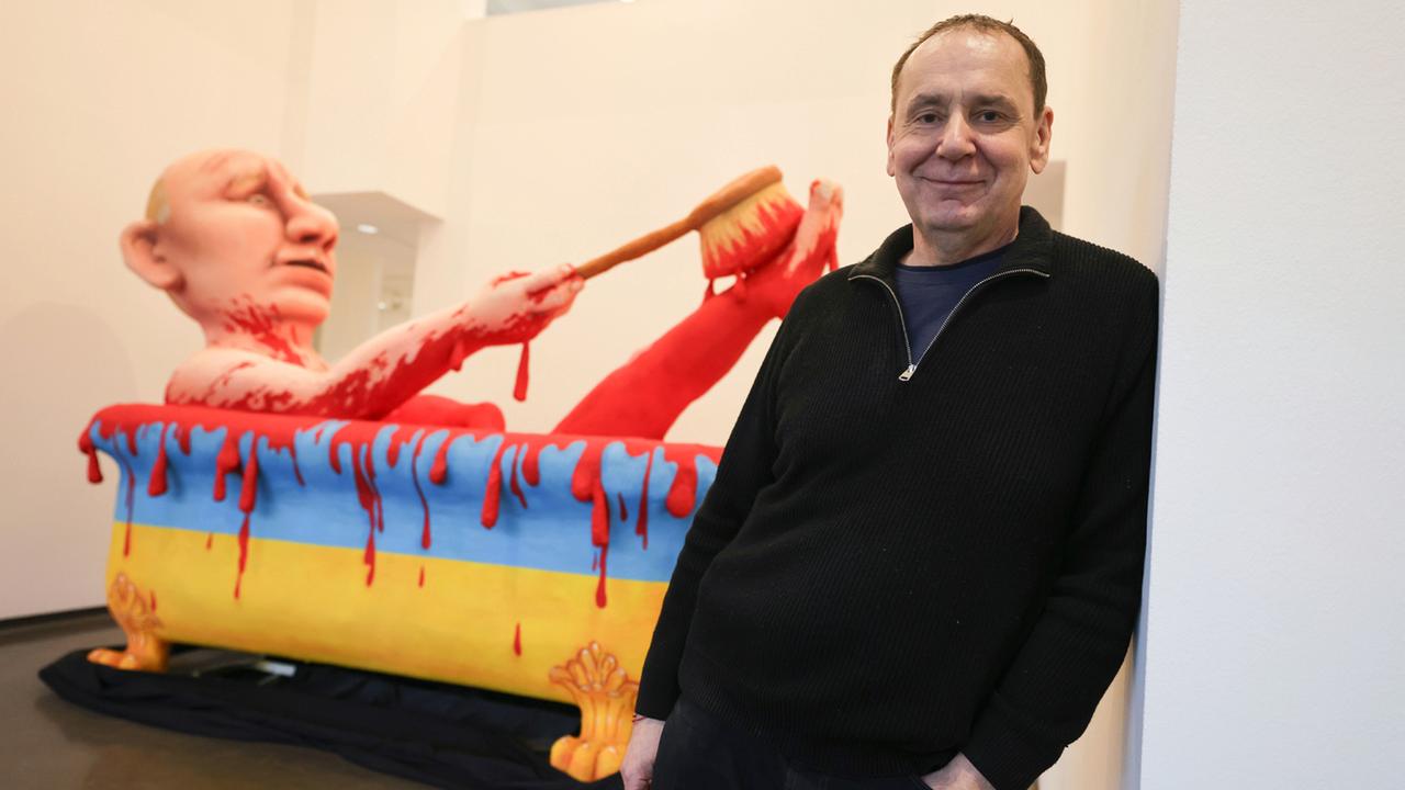 Russian authorities sue German carnival float maker for “vilification of government bodies”