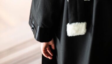 Advocate mag beroep niet meer uitoefenen omdat ze helpt in restaurant van haar man