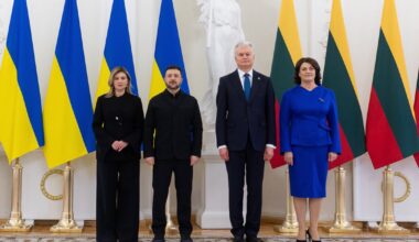 Mr. President and First Lady visited the house of invertebrates.