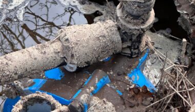 Waterdruk tijdelijk weg, bruin water uit kraan, asbest distributieleiding Vitens.