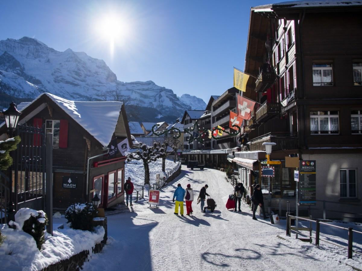 Swiss ski resorts beef up fire safety checks at local bars