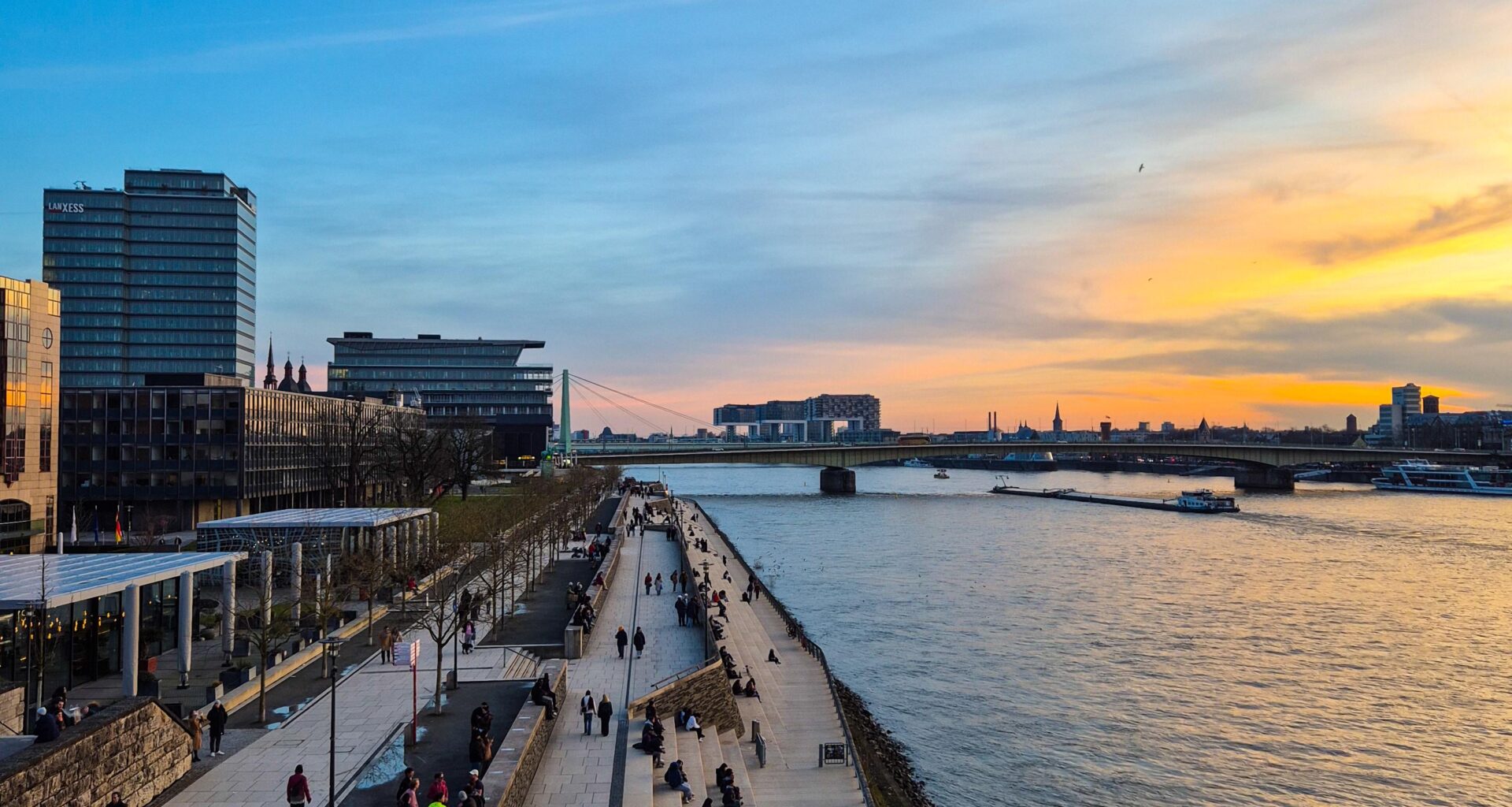 Rheinufer, Köln