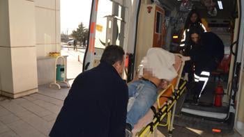 NSFW | Aksaray'da 15 yaşındaki şahıs, kendisine sigara ve para vermeyen 15 yaşındaki çocuğu pompalı tüfekle vurdu. Şahıs motosikletle kaçtı. Yaralanan çocuğun tedavisi sürüyor.