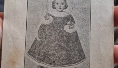 HI GUYS, im from Brazil and my family came from Lithuania and I have this small piece of paper and I would like to know what is written on it and what it is about.