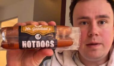 Albert Heijn legt hondenvoer in verkeerde schap: Snackspert at het nietsvermoedend op