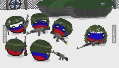 Tourists stranded on mountain in Norway
According to local media, conditions at Gaustatoppen are currently freezing