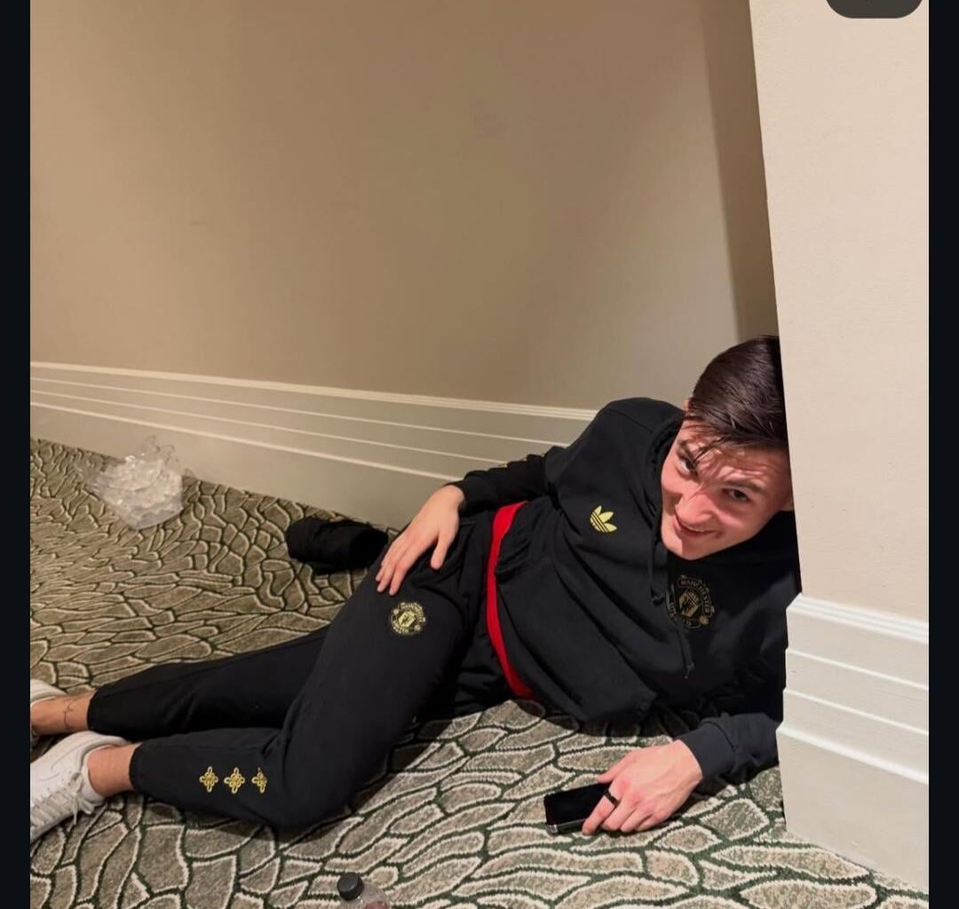 Nariši me kot eno od svojih francoskih deklet