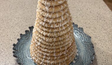 We fixed our Kransekake!