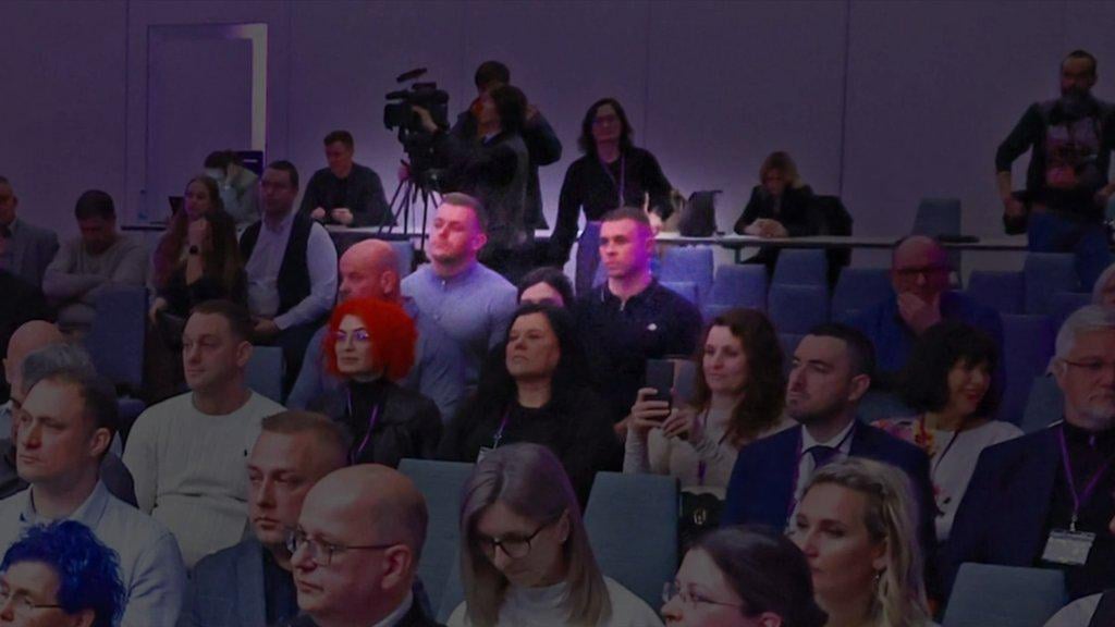 Kaj sta na konvenciji stranke Resnica počela brata Aksalič?