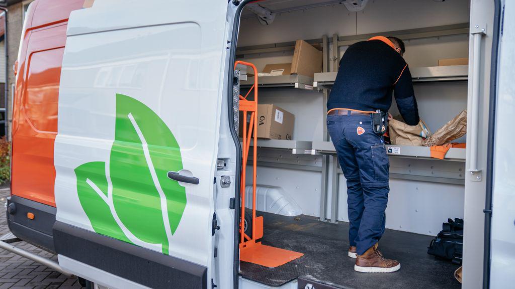 PostNL wil pakketbezorgers rouwpost laten bezorgen