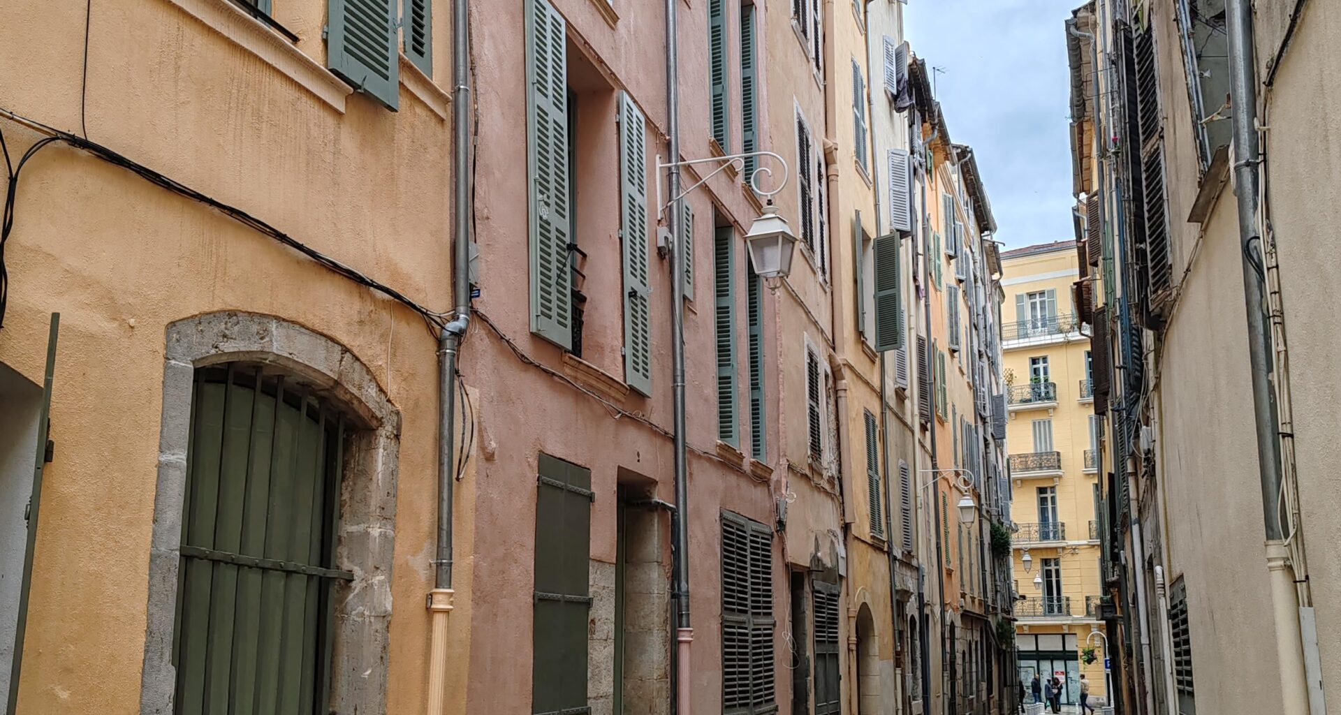 Toulon, France. Random old town street. OC.