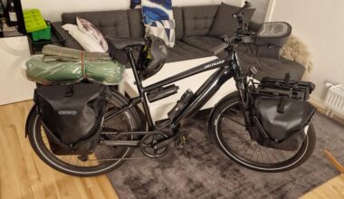 Shelters/huts etc with electricity on the southcoast?