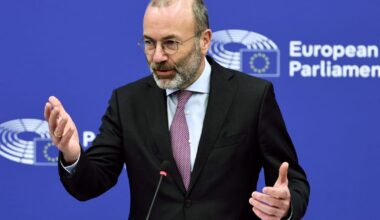 One all-powerful president of Europe? Conservative chief calls for EU merger - The jobs of president of the European Commission and president of the Council should be merged so the EU can speak with one voice on the global stage, European People’s Party boss Manfred Weber said Wednesday