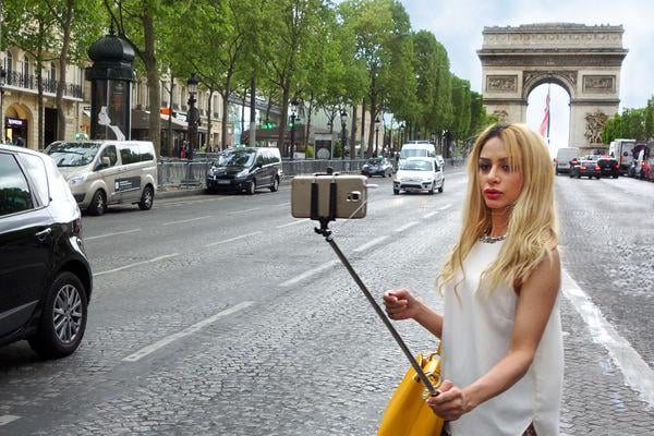 What immediately makes someone look like a tourist in your city/ town?