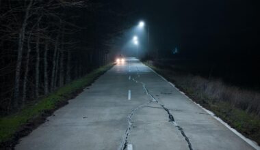 Mara moet vluchten voor fatbike-bende en rijdt achteruit de dijk af: 'We dachten: nu komen ze'