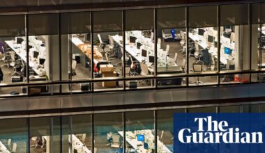 More than a quarter of Britons say they fear losing jobs to AI in next five years