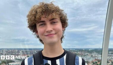 Mum says Glasgow University ‘failed’ son who took his own life after grade error