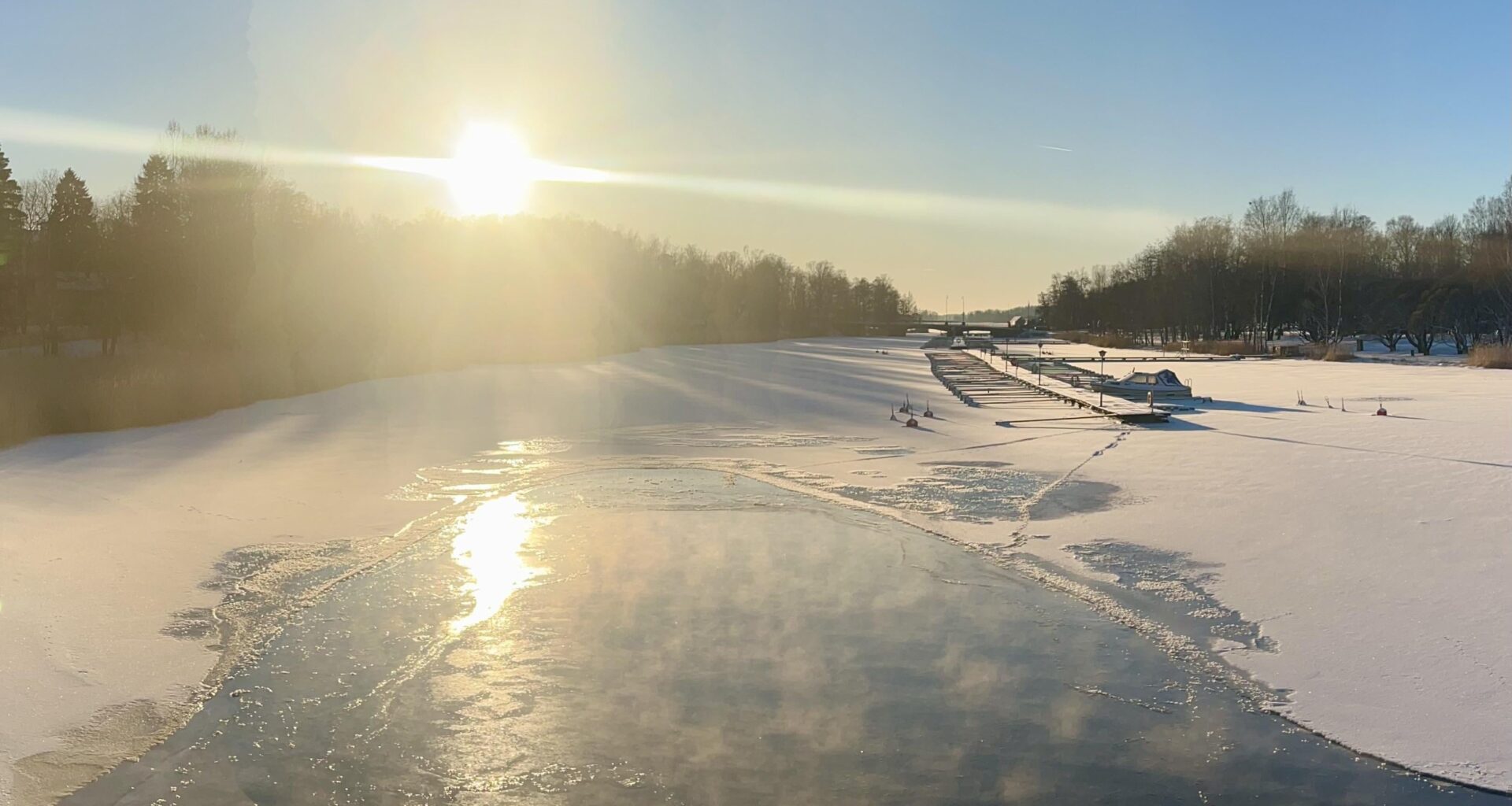 Helsinki is soooo beautiful and a bit chilly (-14C) today❄️☀️