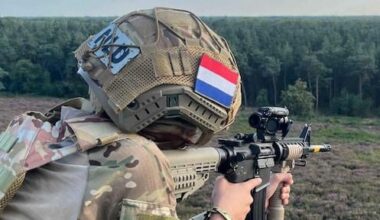 'Militaire jeugdgroepen' trainen met verboden nepwapens in het bos