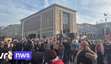 Scholierenstaking - Honderden jongeren afgezakt naar centrumsteden tegen onderwijsbeleid: "Zijn het beu dat er niet geluisterd wordt" | VRT NWS: nieuws