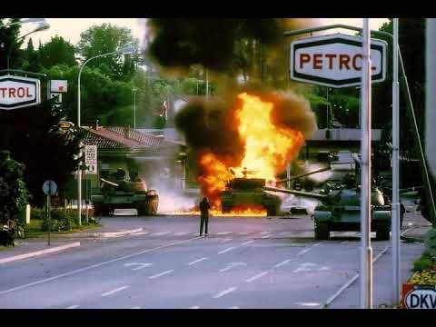 Malo za sprostitev :) Odločil sem se upočasniti eno Slovensko anti-vojno pesem (Soldat-Pomaranča)