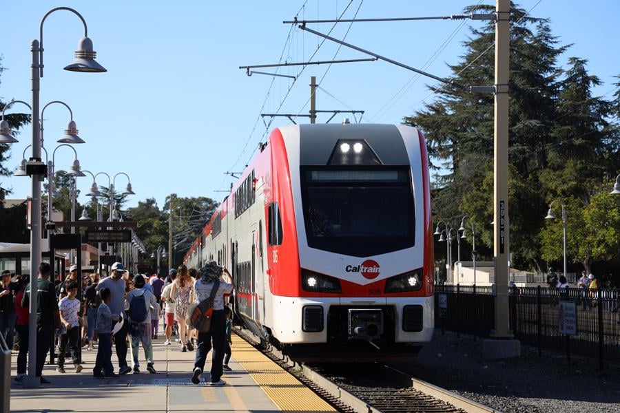 Silicon Valley introduced the S-Bahn Züri System 40 years later and it's a total success.