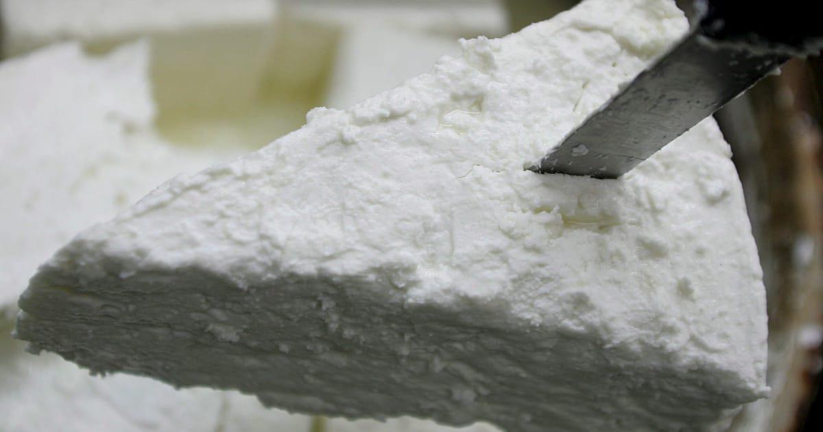 Vaccine skeptics are coming for your feta cheese • As a sheep pox epidemic spreads through Greece, the government is sticking to its anti-vaccination policy.