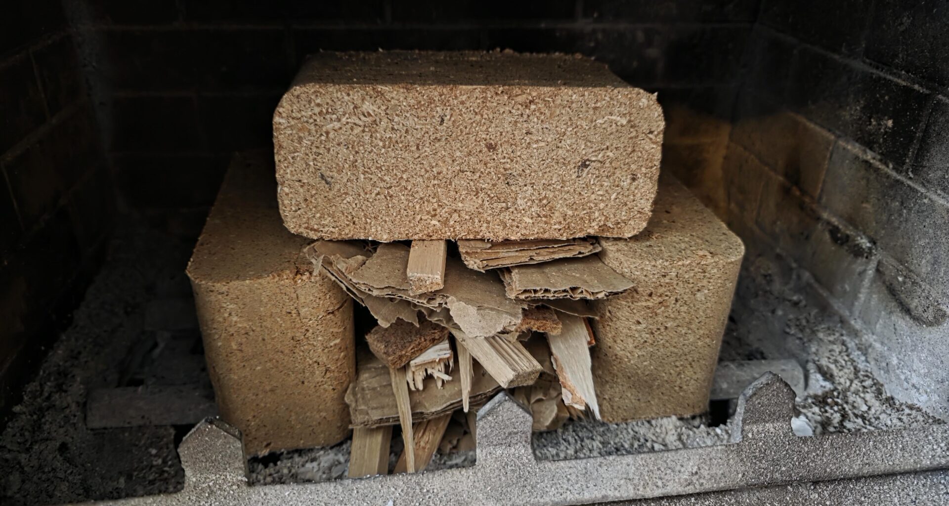 Kā Jūs Aizkurinat Briketes?