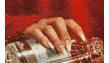 What alcohol is this? From netflix totenfrau