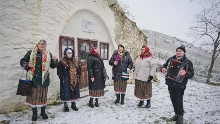 „Satul hobbiților” din Moldova: Cum a ajuns localitatea Rogojeni subiect internațional de știri