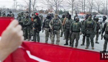 Na Aljaski naj bi bilo okoli 1500 vojakov pripravljenih za morebitno napotitev v Minneapolis