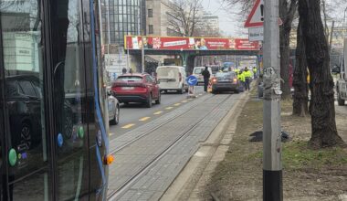 Novi genijalac upao u tračnice kod SC-a