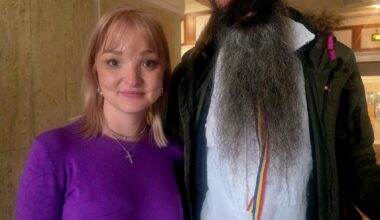 Salut, te-am văzut de peste bar și ne place vibe-ul tău