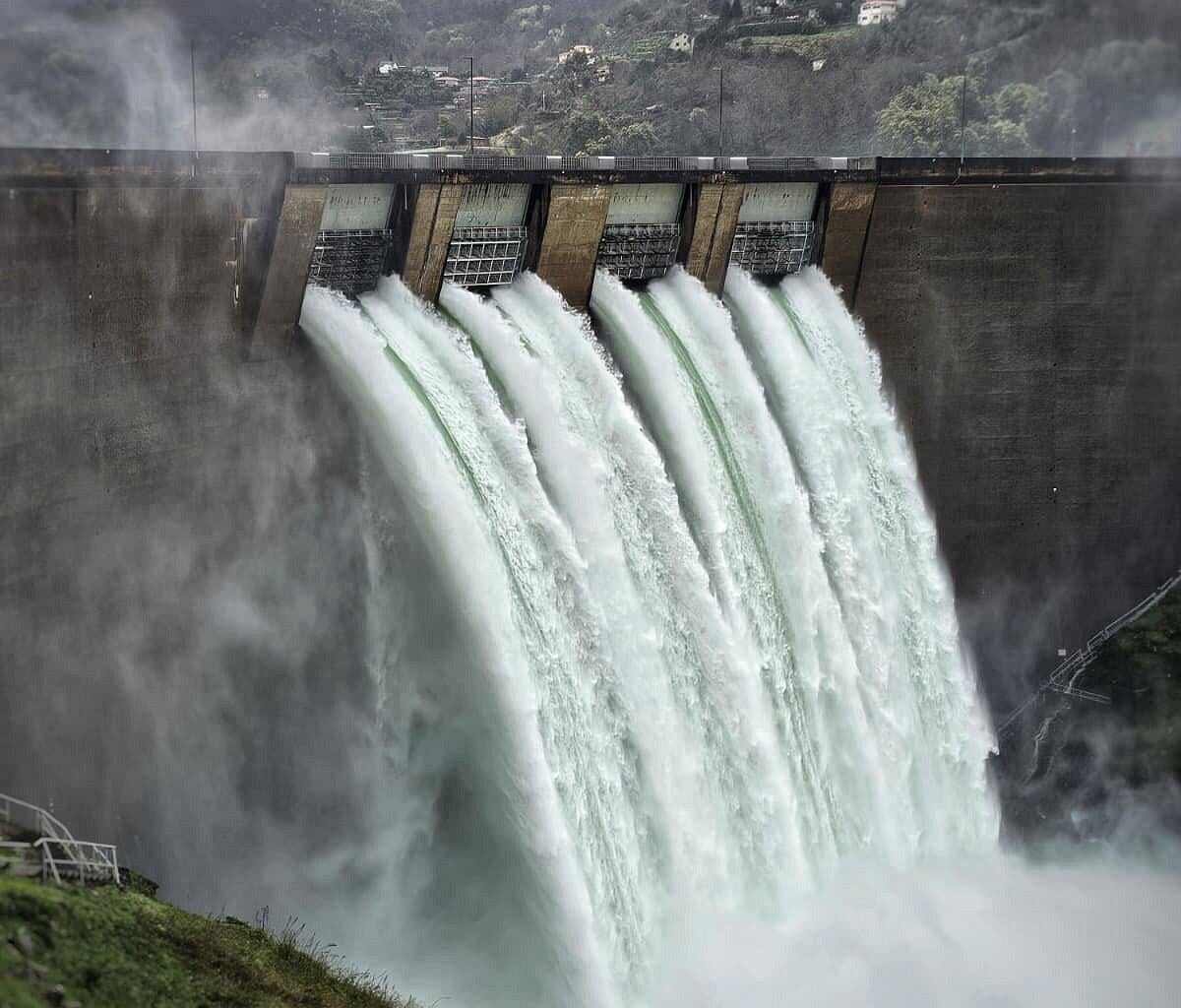 Chuvas provocam marco histórico no Algarve: reservas de água atingem 400 hm³ e todas as barragens realizam descargas preventivas