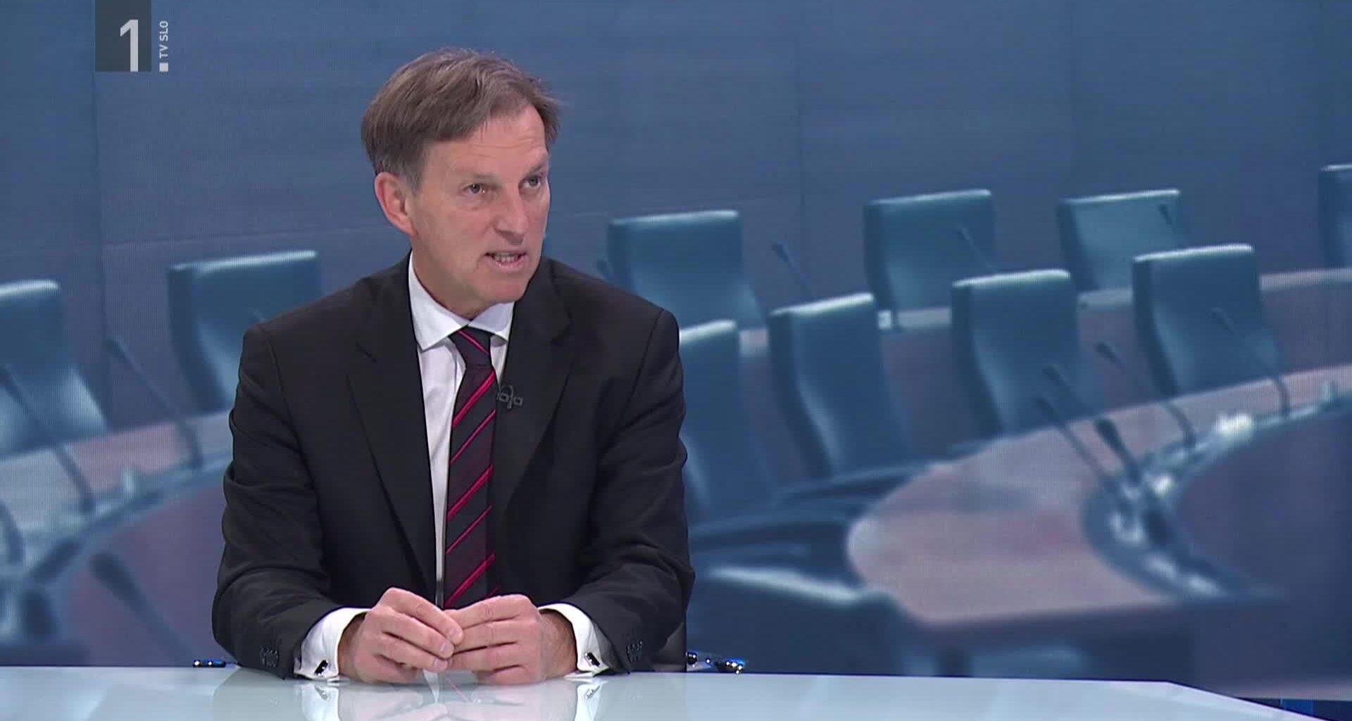 Predsednica umaknila Keršmanca in za ustavno sodnico znova predlagala Kresal