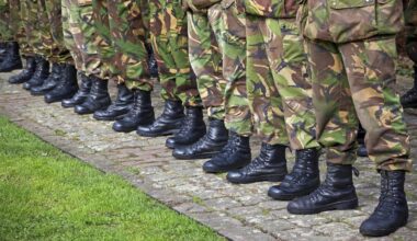Meerdere Defensie-medewerkers in beeld bij MIVD vanwege rechts-extremisme | Binnenland