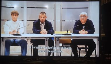 Voor mensen die de rechtbank kijken Kvind deze gast toch wel slim