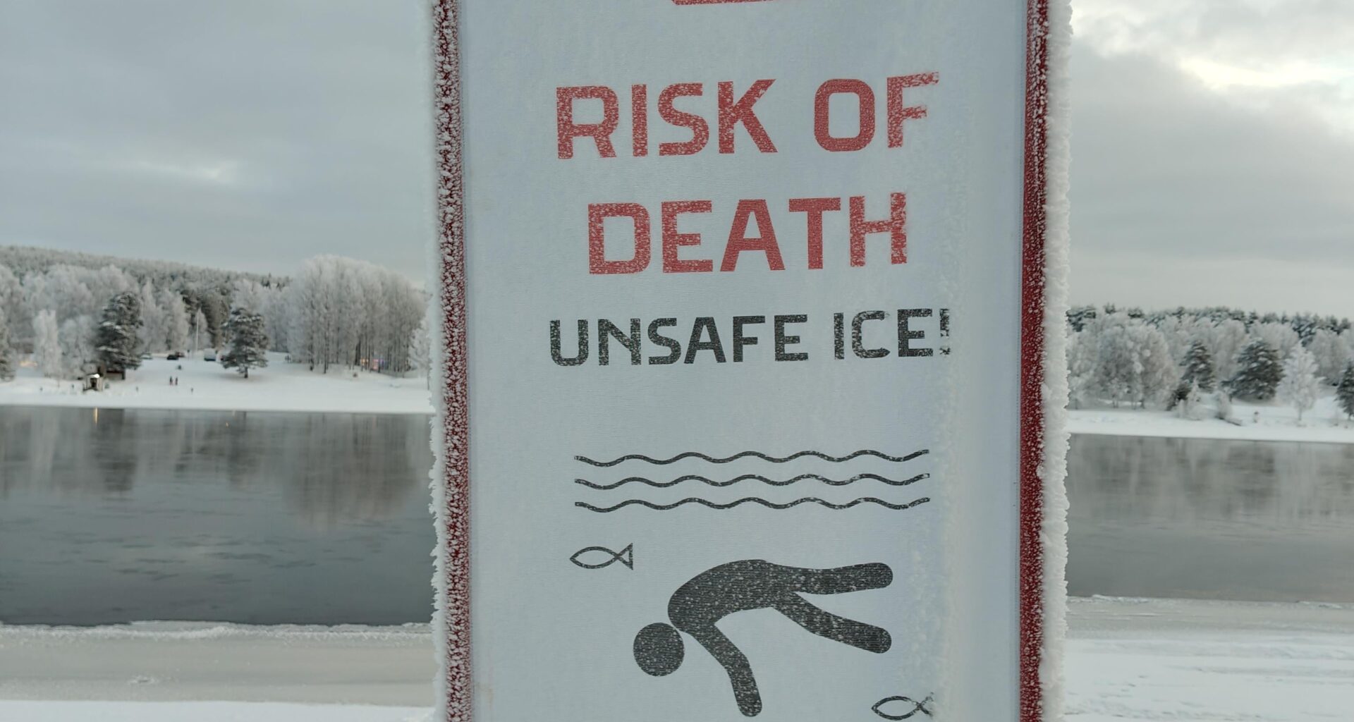 Unsafe ice in Rovaniemi and unsafe ICE in the USA